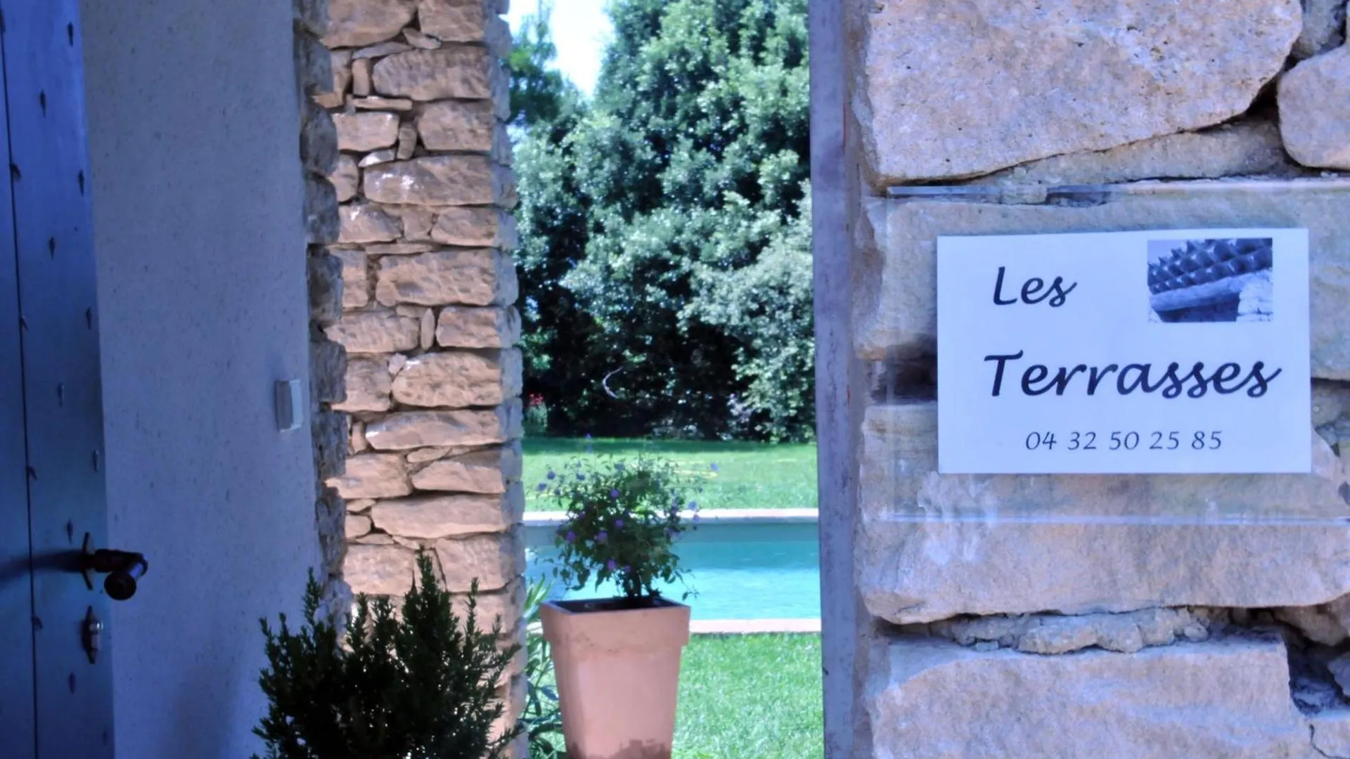 Country house Les Terrasses - Gordes Guest House