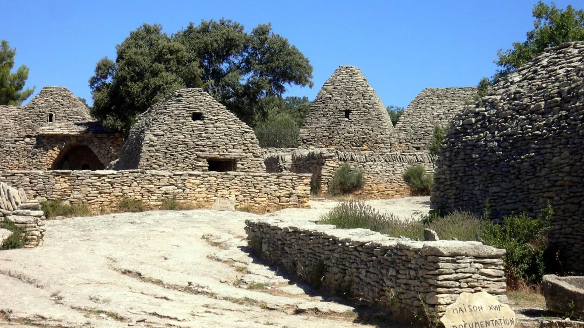 Les Terrasses - Gordes Guest House Country house